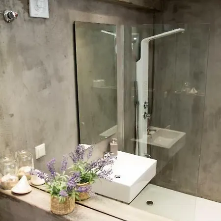 Port View Suites 2 *